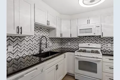 295 Pawtucket Blvd #7, Lowell, MA 01854 - Photo 4