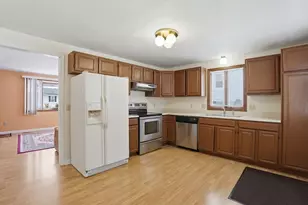 20 Bolton St, Worcester, MA 01604 - Photo 8