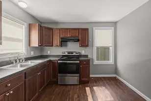 63 Brow St, Fall River, MA 02721 - Photo 6