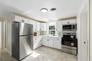 73 Timber Ln, Springfield, MA 01119 - Photo 6