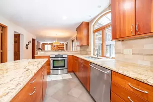 160 Floral St, Shrewsbury, MA 01545 - Photo 8