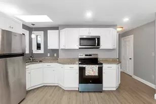 8 Putnam St, Springfield, MA 01109 - Photo 14