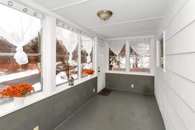 8 Putnam St, Springfield, MA 01109 - Photo 4