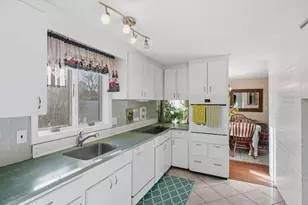 14 Ridgefield Dr, Framingham, MA 01701 - Photo 16