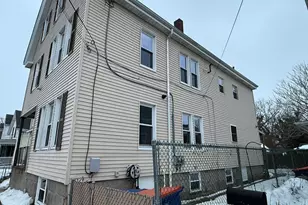 65 Mt Pleasant St, New Bedford, MA 02740 - Photo 2