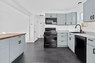 1553 Riverside Ave, Somerset, MA 02726 - Photo 4