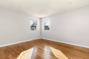 15 Robin Ln, Lowell, MA 01854 - Photo 22