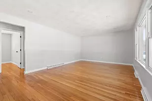 15 Robin Ln, Lowell, MA 01854 - Photo 18