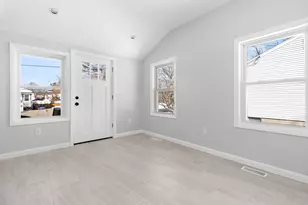 15 Robin Ln, Lowell, MA 01854 - Photo 6