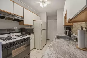 204 Regency Park Dr, Agawam, MA 01001 - Photo 8