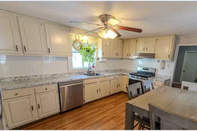 14 Warnock St, Lowell, MA 01852 - Photo 2