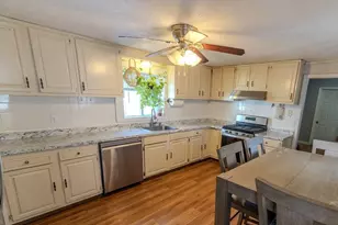 14 Warnock St, Lowell, MA 01852 - Photo 2