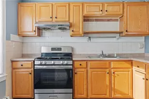 106 School St, Lowell, MA 01854 - Photo 16