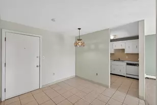 5 Washington St, Reading, MA 01867 - Photo 2