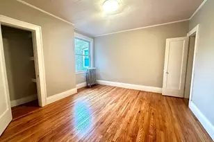 589 Pleasant St, Holyoke, MA 01040 - Photo 12