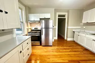 589 Pleasant St, Holyoke, MA 01040 - Photo 1