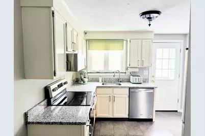 34 Crescent St #34, Northbridge, MA 01588 - Photo 14