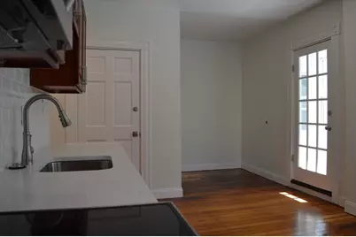 374B Centre St #2, Boston, MA 02130 - Photo 4