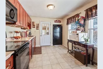 242 Pleasant Street, Leominster, MA 01453 - Photo 12