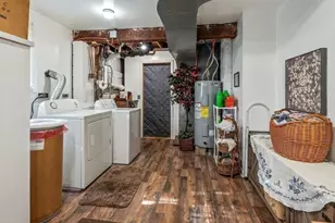 242 Pleasant St, Leominster, MA 01453 - Photo 24