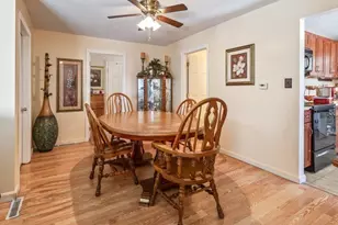 242 Pleasant St, Leominster, MA 01453 - Photo 16