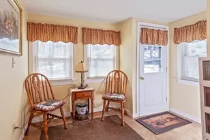 242 Pleasant St, Leominster, MA 01453 - Photo 10