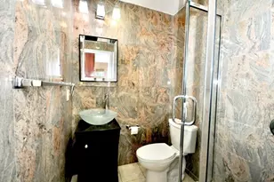 218 Newbury St, Boston, MA 02116 - Photo 18