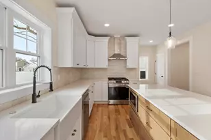 20 Mt Pleasant St, Dracut, MA 01826 - Photo 18