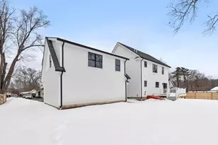 20 Mt Pleasant St, Dracut, MA 01826 - Photo 4