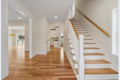 20 Mt Pleasant St, Dracut, MA 01826 - Photo 10