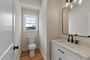 20 Mt Pleasant St, Dracut, MA 01826 - Photo 22