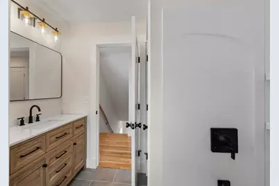 20 Mt Pleasant St, Dracut, MA 01826 - Photo 24