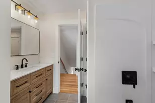 20 Mt Pleasant St, Dracut, MA 01826 - Photo 24