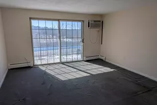 20 Williamsburg Ct, Shrewsbury, MA 01545 - Photo 2