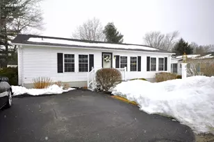 5 Country Dr, Bridgewater, MA 02324 - Photo 2