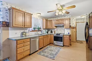 19 Logan Pl, Agawam, MA 01030 - Photo 8