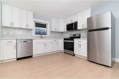 7 Langley Cir #4, Quincy, MA 02170 - Photo 2