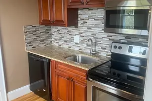 195 Thomas Burgin Pkwy, Quincy, MA 02169 - Photo 2