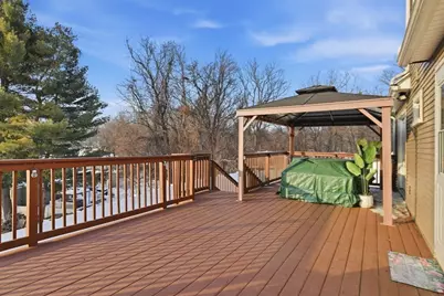 30 W Hill Road, Springfield, MA 01109 - Photo 28