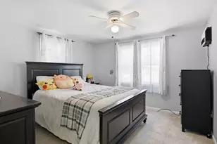 30 W Hill Rd, Springfield, MA 01109 - Photo 12