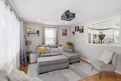 30 W Hill Road, Springfield, MA 01109 - Photo 4