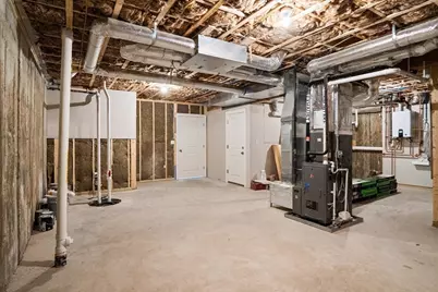 17 Courtyard Place #17, Reading, MA 01867 - Photo 12