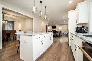 111 Dunbar St, Taunton, MA 02780 - Photo 10