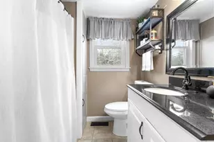 376 Douglas St, Uxbridge, MA 01569 - Photo 12