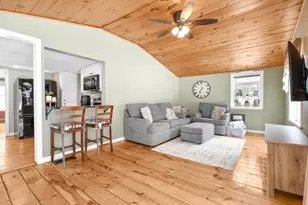 376 Douglas St, Uxbridge, MA 01569 - Photo 4