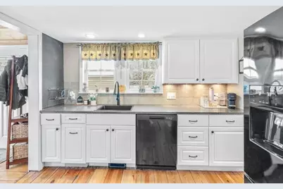 376 Douglas Street, Uxbridge, MA 01569 - Photo 8