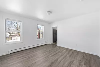 5 Floyd St, Lowell, MA 01852 - Photo 10