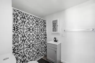 5 Floyd St, Lowell, MA 01852 - Photo 6