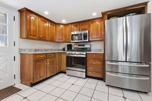 32 Summer St, Georgetown, MA 01833 - Photo 8