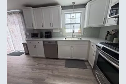 23 Floyd St, Billerica, MA 01821 - Photo 6